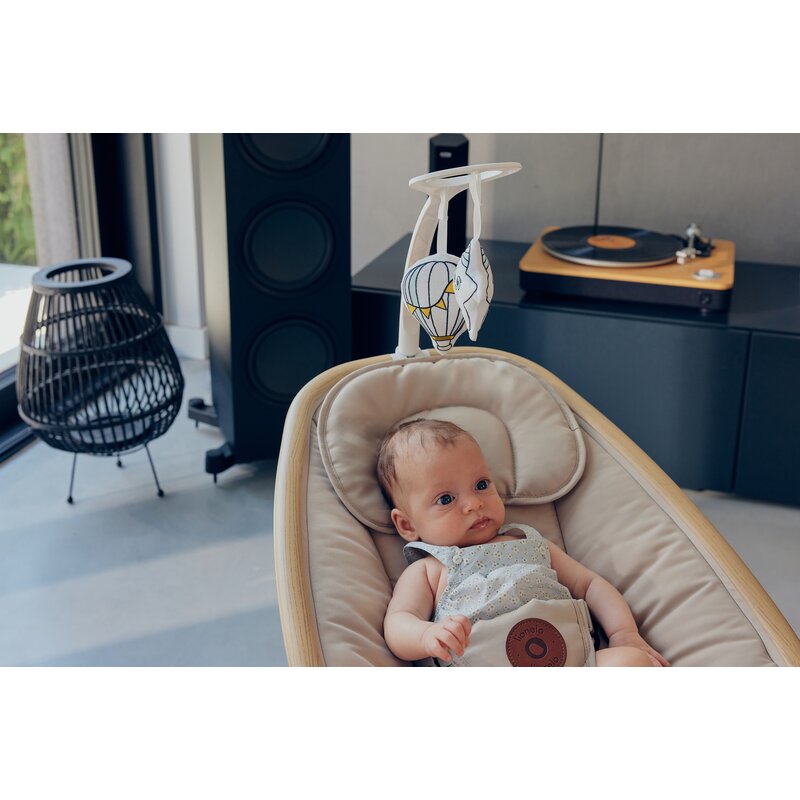 Balansoar si sezlong, Lionelo, Olivia, 2 in 1, Electric, Cu leganare 3D, 5 moduri de balansare in mai multe directii, Cu 13 melodii, Scaun pivotant la 180 grade, Reglabil, Cu arcada jucarii, Bej - gogobaby.ro