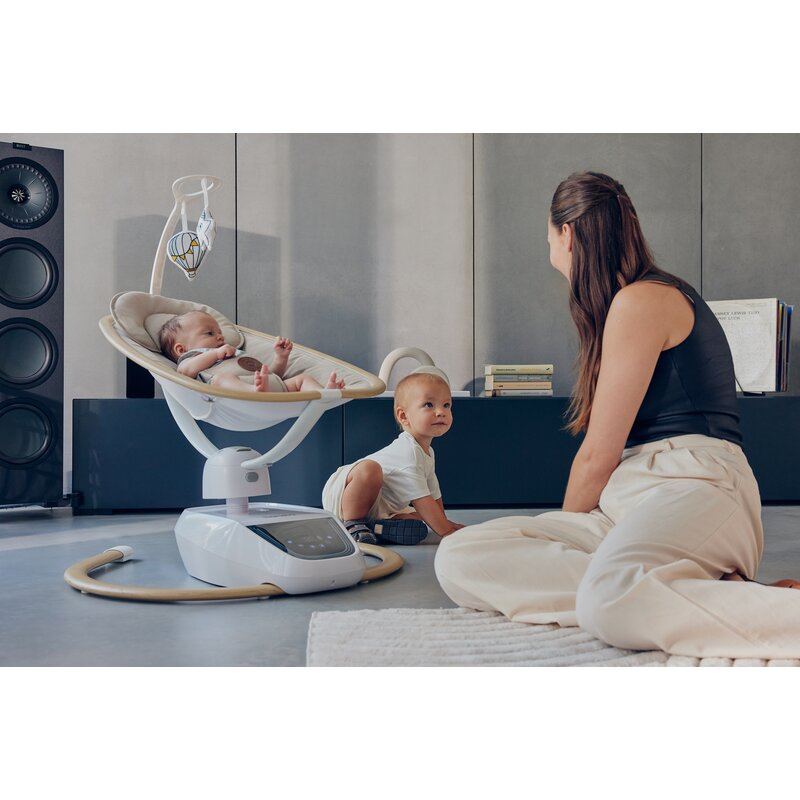 Balansoar si sezlong, Lionelo, Olivia, 2 in 1, Electric, Cu leganare 3D, 5 moduri de balansare in mai multe directii, Cu 13 melodii, Scaun pivotant la 180 grade, Reglabil, Cu arcada jucarii, Bej - gogobaby.ro
