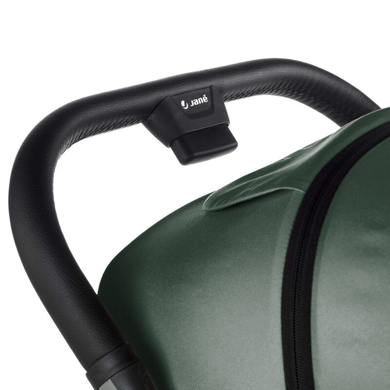 Carucior sport, Jane, Clap, Sistem compact de pliere care permite transportul caruciorului la bordul aeronavei, Cadru din aluminium, De la nastere pana la 26Kg, Conform cu standardul european EN 1888-2:2018+A1:2023, Botanic - gogobaby.ro