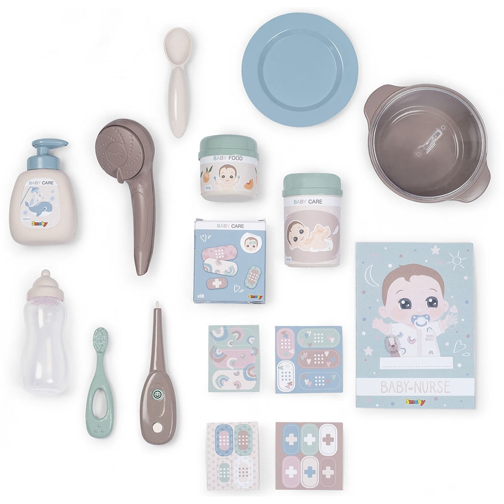 Centru de ingrijire pentru papusi Smoby Baby Nurse Doll`s Play Center maro cu 23 accesorii - gogobaby.ro