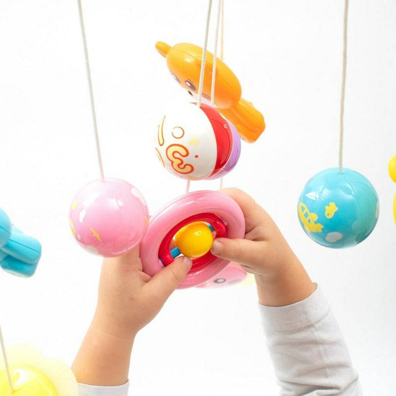 Carusel muzical, BabyMix, Pentru patut bebelusi, Cu proiectii, Cu melodii si sunete ale naturii, Cu 11 jucarii, Red - gogobaby.ro