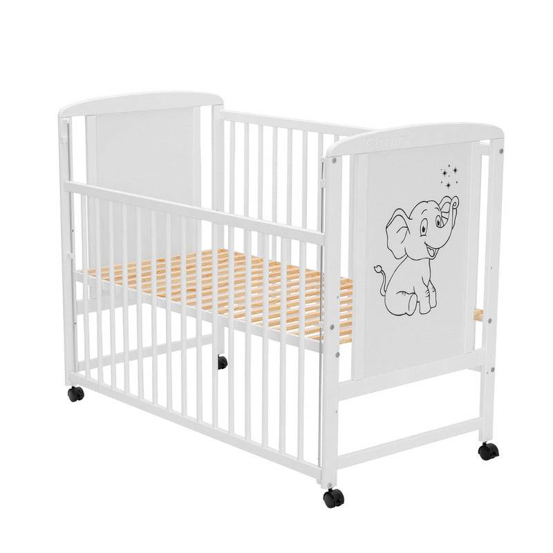 Patut din lemn bebe, 120x60 cm, Cu laterala culisanta, Din lemn de pin si mdf, Stabil si rezistent, Inaltime saltea reglabila pe 3 nivele, Laterala cu 3 bete detasabile, EN716-1, EN716-2, Alb, Qmini, Timmi Elephant - gogobaby.ro