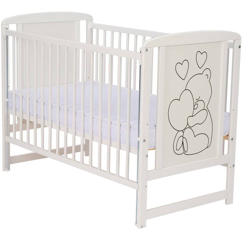 Patut din lemn, 120x60 cm, Cu laterala culisanta, Din lemn de pin si mdf, Stabil si rezistent, Inaltime saltea reglabila pe 3 nivele, Laterala cu 3 bete detasabile, EN716-1, EN716-2, Alb, Qmini, Timmi Heart + Saltea 10 cm - gogobaby.ro