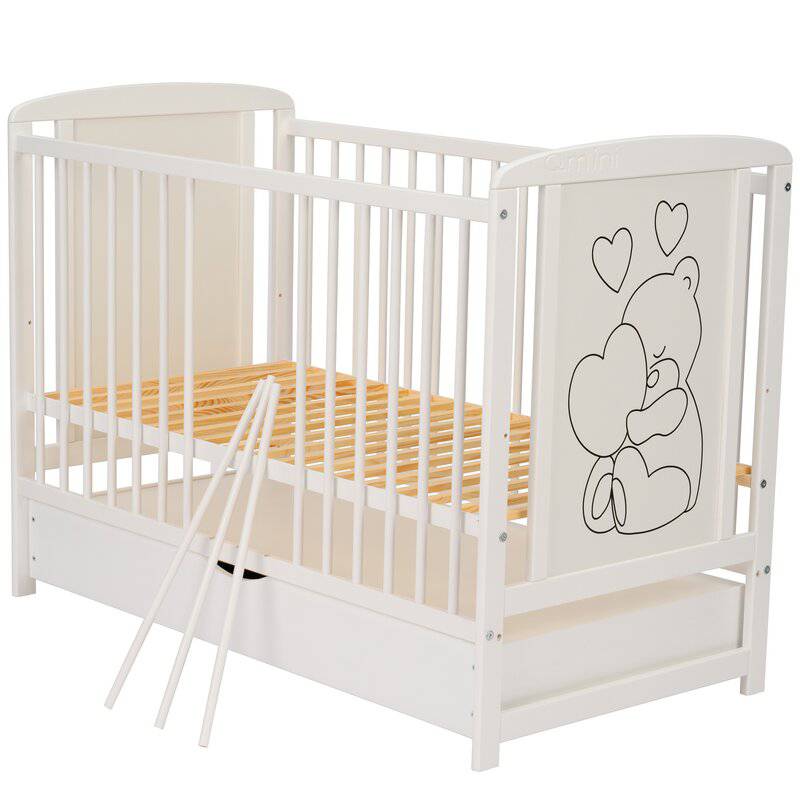 Patut din lemn, 120x60 cm, Cu sertar, Din lemn de pin si mdf, Stabil si rezistent, Inaltime saltea reglabila pe 3 nivele, Laterala cu 3 bete detasabile, EN716-1, EN716-2, Alb, Qmini, Timmi Heart + Saltea 8 cm - gogobaby.ro