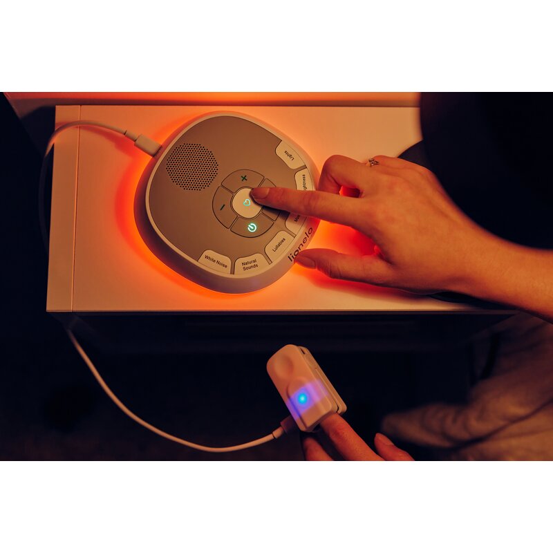 Lampa de veghe, Lionelo, BabyNap, 2 in 1, Wireless, Cu sunete si melodii de leagan, Cu 11 culori si 3 niveluri de luminozitate, Cu functie de redare si inregistrare batai inima, Alb - gogobaby.ro