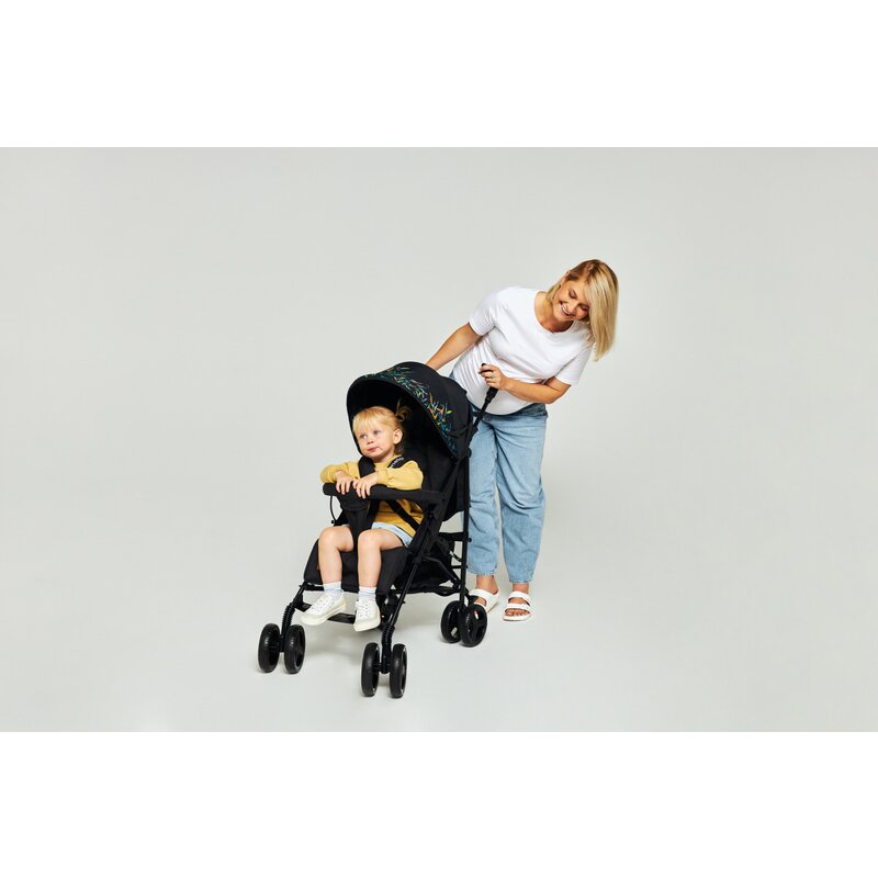 Carucior sport compact, Lionelo, Irma, Spatar reglabil in 4 pozitii, Suport picioare reglabil, Manere rotative, Pliere tip umbrela, 6- 36 luni, Pana la 15 kg, Conform cu EN1888-1:2018, Negru