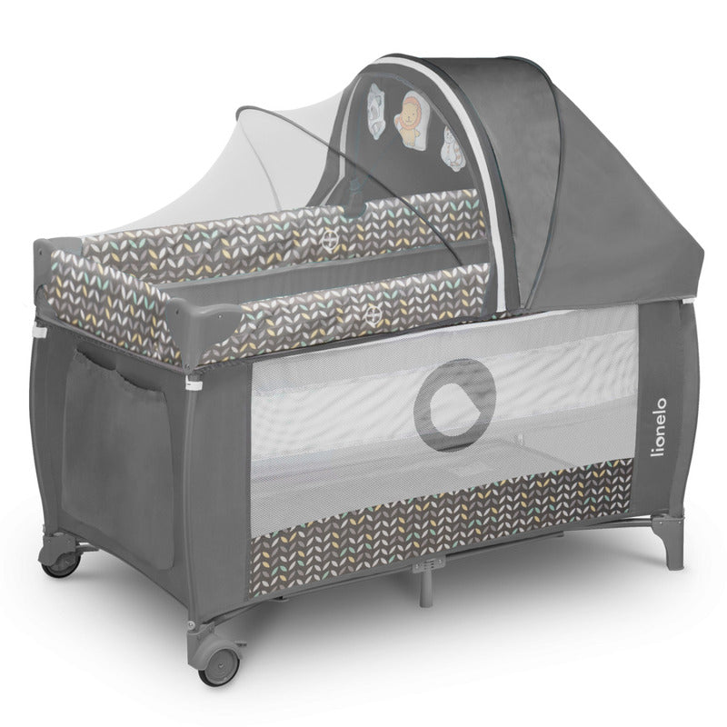 Patut pliant, Lionelo, Sven Plus, 120x60 cm, Cu doua nivele, Cu arcada jucarii, masuta de infasat, vibratii, melodii conform cu standardele europeane de securitate EN716 si EN12221, Grey Scandi - gogobaby.ro