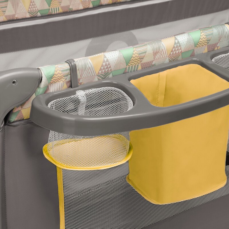 Patut pliant, Lionelo, Sven Plus, 120x60 cm, Cu doua nivele, Cu arcada jucarii, masuta de infasat vibratii, melodii, conform cu standardele europeane de securitate EN716 si EN12221, Yellow Scandi