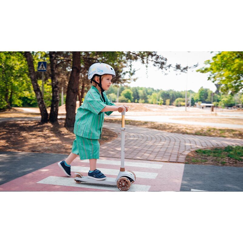 Trotineta, Lionelo, Jessy, Ultrapliabila, Pana la 50 Kg, Cu design ergonomic, Cu lumini LED, 56 x 26 x 67-82 cm, 3 ani+, Verde