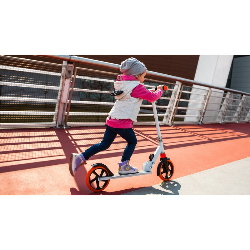 Trotineta, Lionelo, Luca, Pentru copii sau adulti, Ultrapliabila, Pana la 100 Kg, Conform cu standardul european de securitate EN14619, Portocaliu - gogobaby.ro