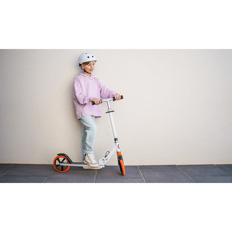 Trotineta, Lionelo, Luca, Pentru copii sau adulti, Ultrapliabila, Pana la 100 Kg, Conform cu standardul european de securitate EN14619, Portocaliu - gogobaby.ro