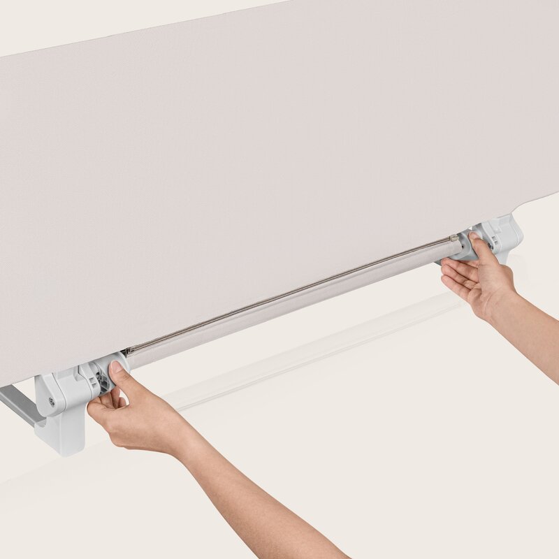 Bariera de protectie pentru pat, Lionelo, Lora XL, Pliabila, Sistem de blocare StandSafe, Geanta de transport inclusa, 150x46 cm, Conform cu BS 7972:2001+A1:2009, Bej - gogobaby.ro