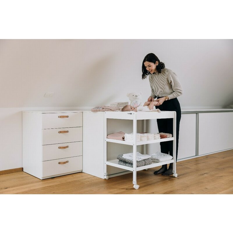 Masuta de infasat, FreeON, Mila, Din lemn, Cu 4 roti pentru transport facil, Cu 3 suprafete de depozitare, 76x54x86 cm, White - gogobaby.ro