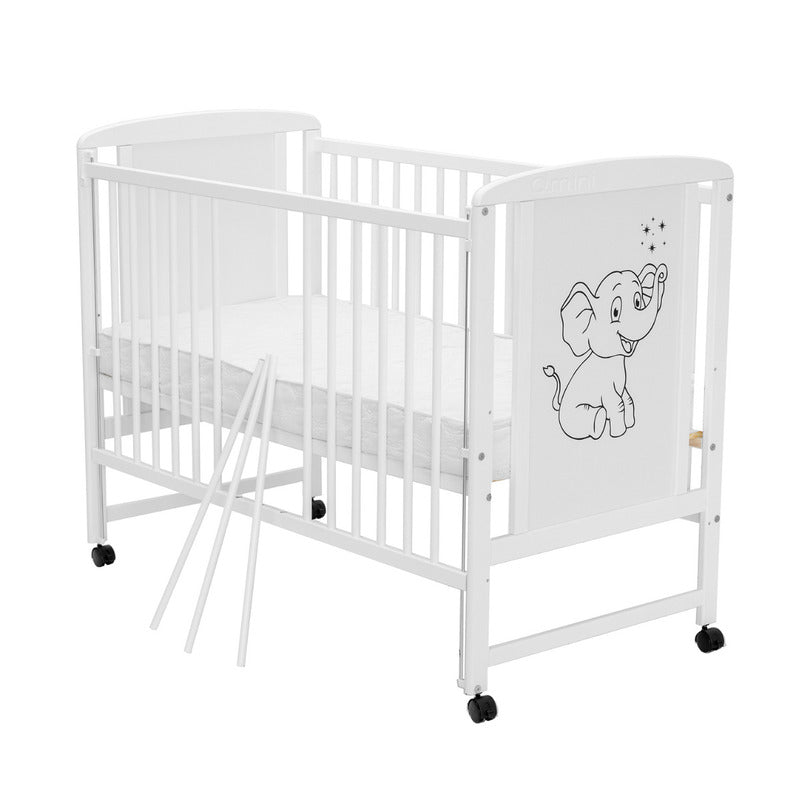 Patut din lemn bebe, 120x60 cm, Cu laterala culisanta, Din lemn de pin si mdf, Stabil si rezistent, Inaltime saltea reglabila pe 3 nivele, Laterala cu 3 bete detasabile, EN716-1, EN716-2, Alb, Qmini, Timmi Elephant + Saltea 12 cm - gogobaby.ro