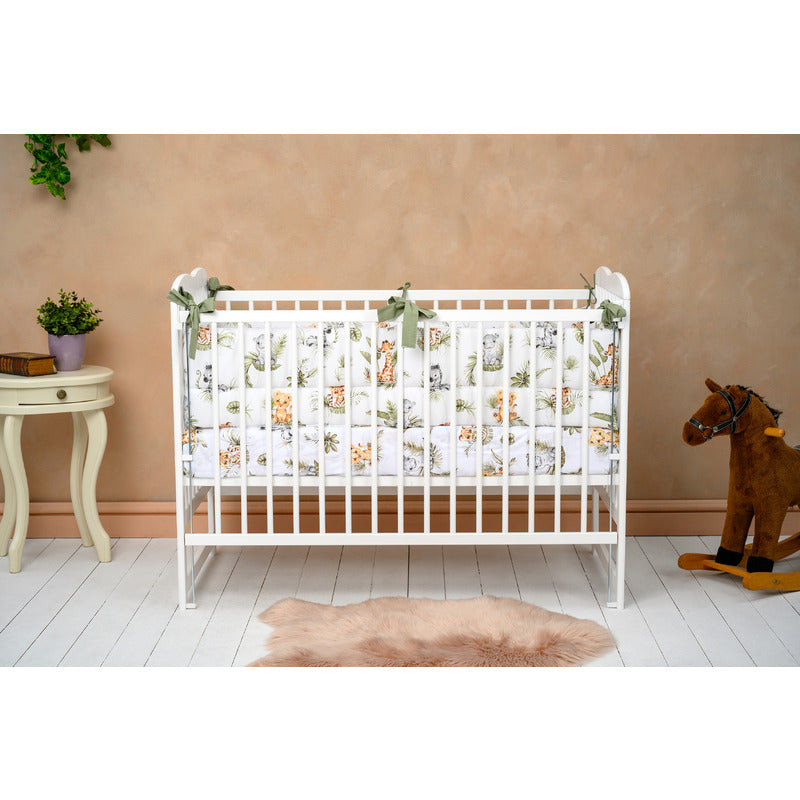 Patut din lemn bebe, 120x60 cm, Cu laterala culisanta, Din lemn de pin, Stabil si rezistent, Inaltime saltea reglabila pe 3 nivele, Laterala cu 3 bete detasabile, EN716-1, EN716-2, Alb, Qmini, Agata + Saltea 10 cm - gogobaby.ro