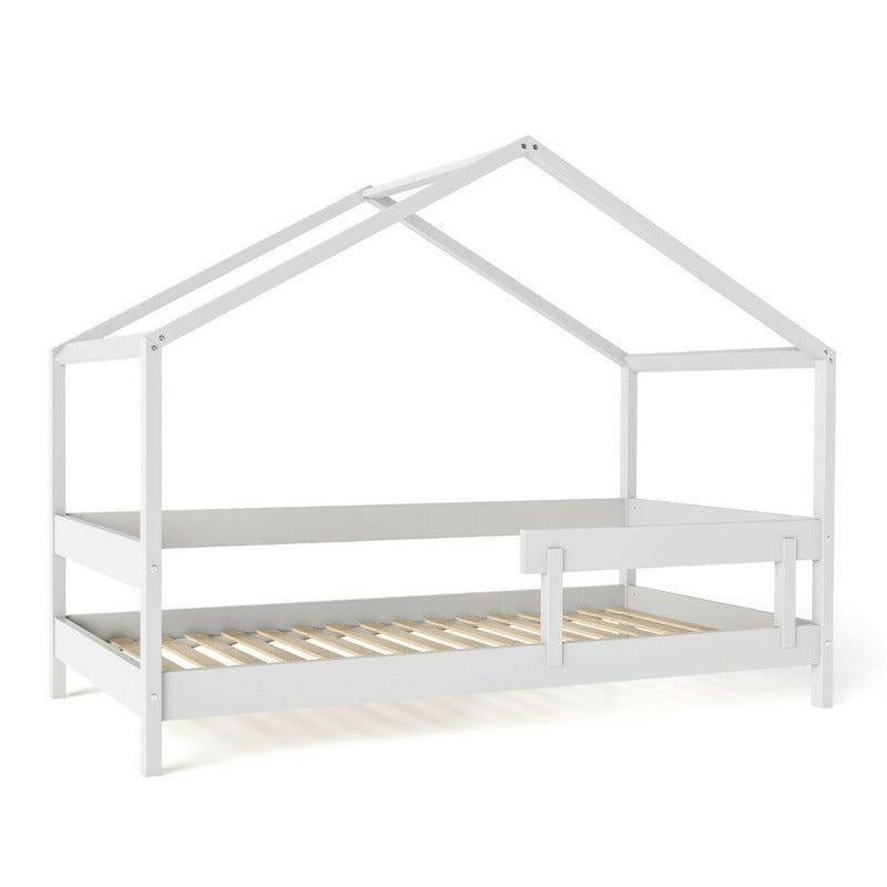 Patut tip casuta din lemn junior, 160x80 cm, Din lemn certificat FSC, Transformabil in casuta de joaca, Cu bariera de protectie, In stil scandinav, Alb, YappyKids, YappyHytte Bed - gogobaby.ro