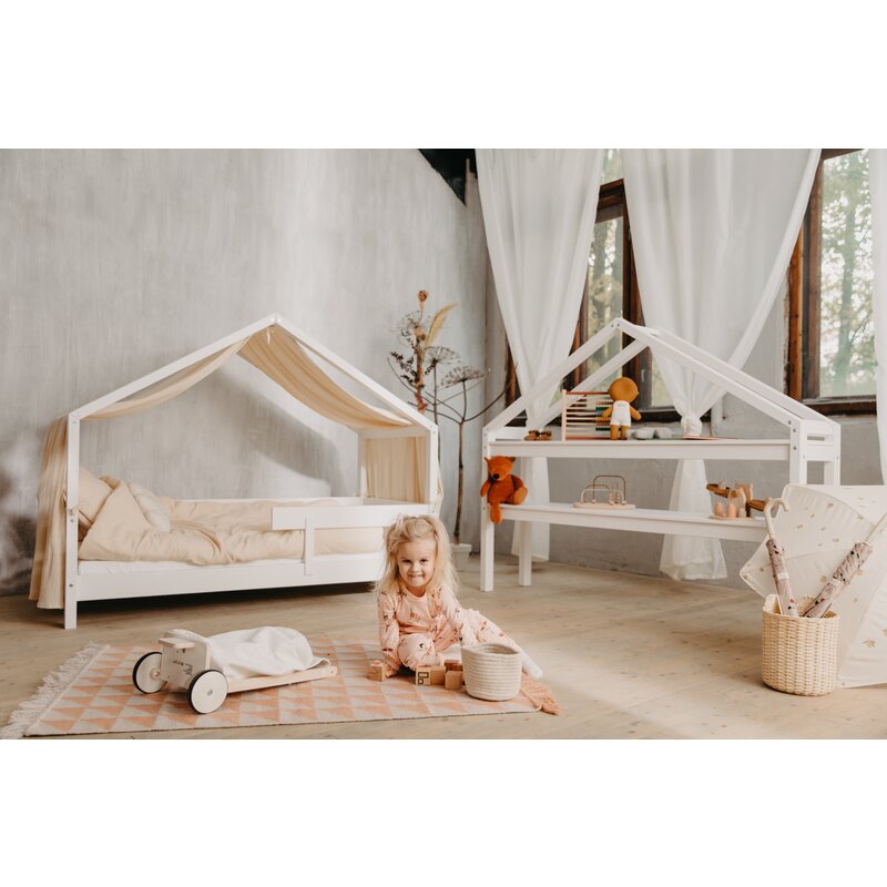 Patut tip casuta din lemn junior, 160x80 cm, Din lemn certificat FSC, Transformabil in casuta de joaca, Cu bariera de protectie, In stil scandinav, Alb, YappyKids, YappyHytte Bed - gogobaby.ro