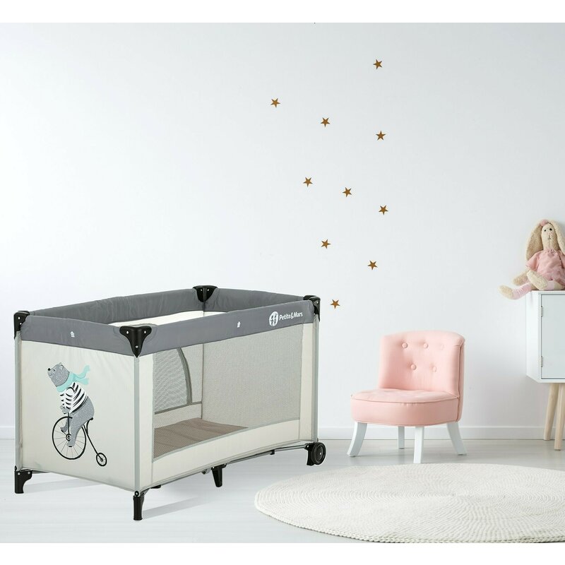 Patut pliant, Petite&Mars, Nyja Teddy Biker, Cu un nivel, Cu intrare laterala cu fermoar, 2 roti, 120x60 cm, Conform cu standardele europene de securitate EN 716-1:207+AC:2019, EN 716-2:2017, EN 71-3:2019, Grey - gogobaby.ro