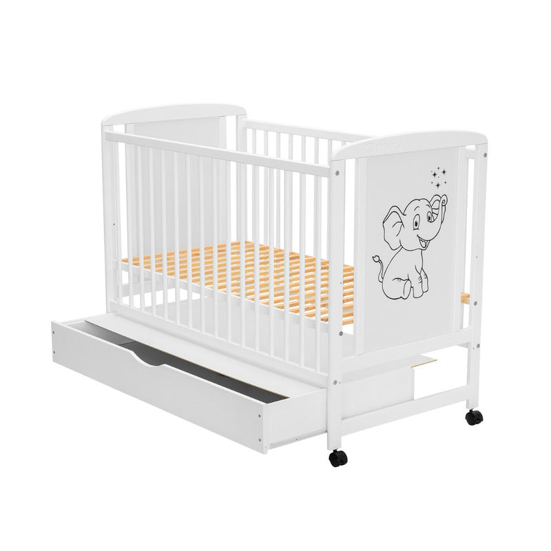 Patut din lemn bebe, 120x60 cm, Cu sertar, Din lemn de pin si mdf, Stabil si rezistent, Inaltime saltea reglabila pe 3 nivele, Laterala cu 3 bete detasabile, EN716-1, EN716-2, Alb, Qmini, Timmi Elephant + Saltea 10 cm - gogobaby.ro
