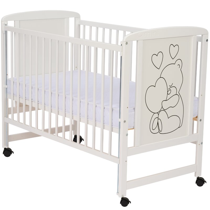 Patut din lemn, 120x60 cm, Cu laterala culisanta, Din lemn de pin si mdf, Stabil si rezistent, Inaltime saltea reglabila pe 3 nivele, Laterala cu 3 bete detasabile, EN716-1, EN716-2, Alb, Qmini, Timmi Heart + Saltea 10 cm - gogobaby.ro