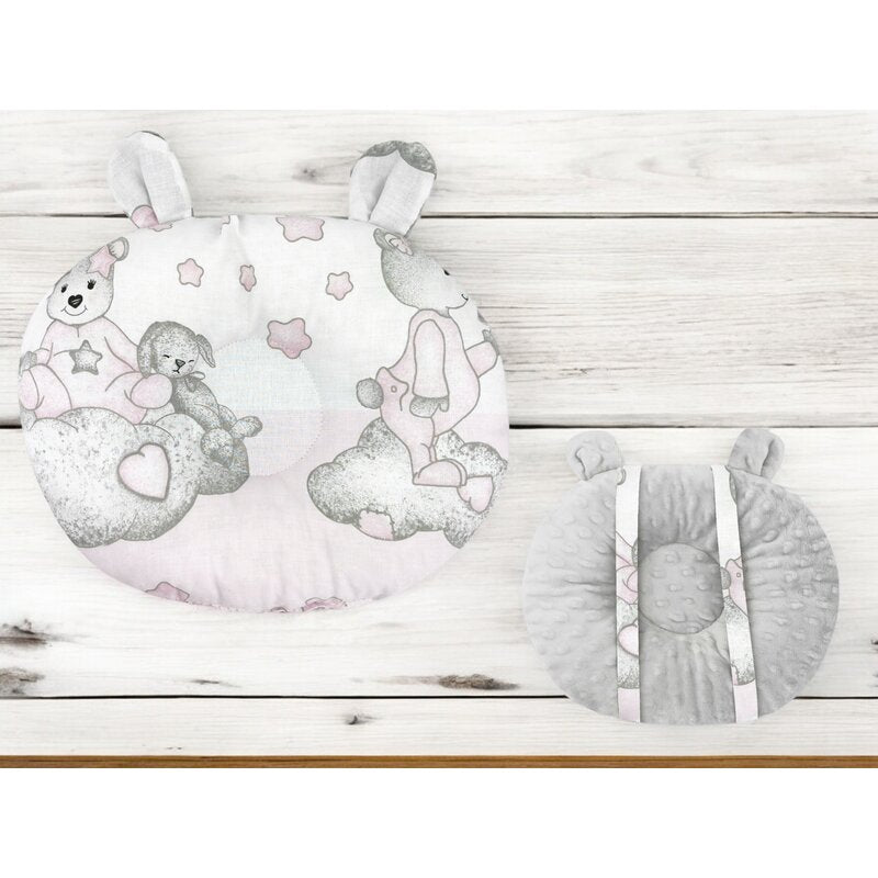 Perna bebelusi, Qmini, Ursulet, Multifunctionala, Cu doua fete, Tesatura pufoasa minky si bumbac, Materiale certificate Oeko Tex Standard 100, 30x23 cm, Minky Teddy Bear with Pink Heart - gogobaby.ro