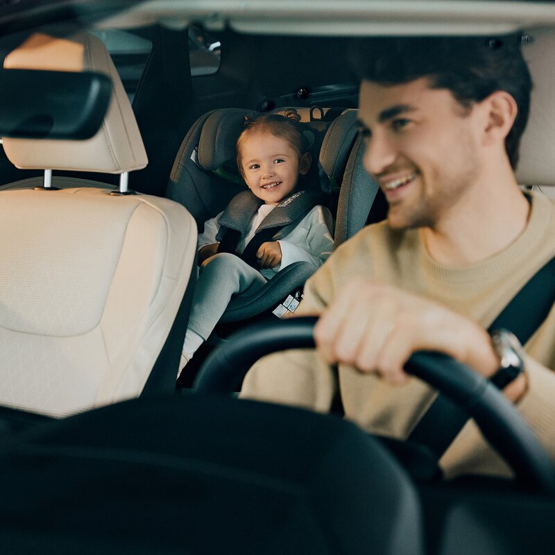 Scaun auto, Lionelo, Lavender I-size, Isofix, Cu centura TopTether, Cu spatar inclinabil in 5 pozitii, Cu tetiera reglabila in 13 pozitii, Instalare cu fata inainte, 9-36 Kg, 76-150 cm, Conform cu ECE R129, Gri - gogobaby.ro