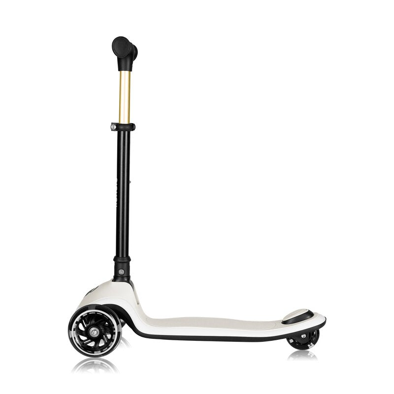 Trotineta pentru copii, Lionelo, Mey, Ultrapliabila, Cu lumini si cosulet, Maner ajustabil pe inaltime, 3 ani+, Pana la 50 Kg, Ultra usor, 2.8 kg, Conform cu standardul EN71-1/2/3, Certificata Intertek, Bej - gogobaby.ro