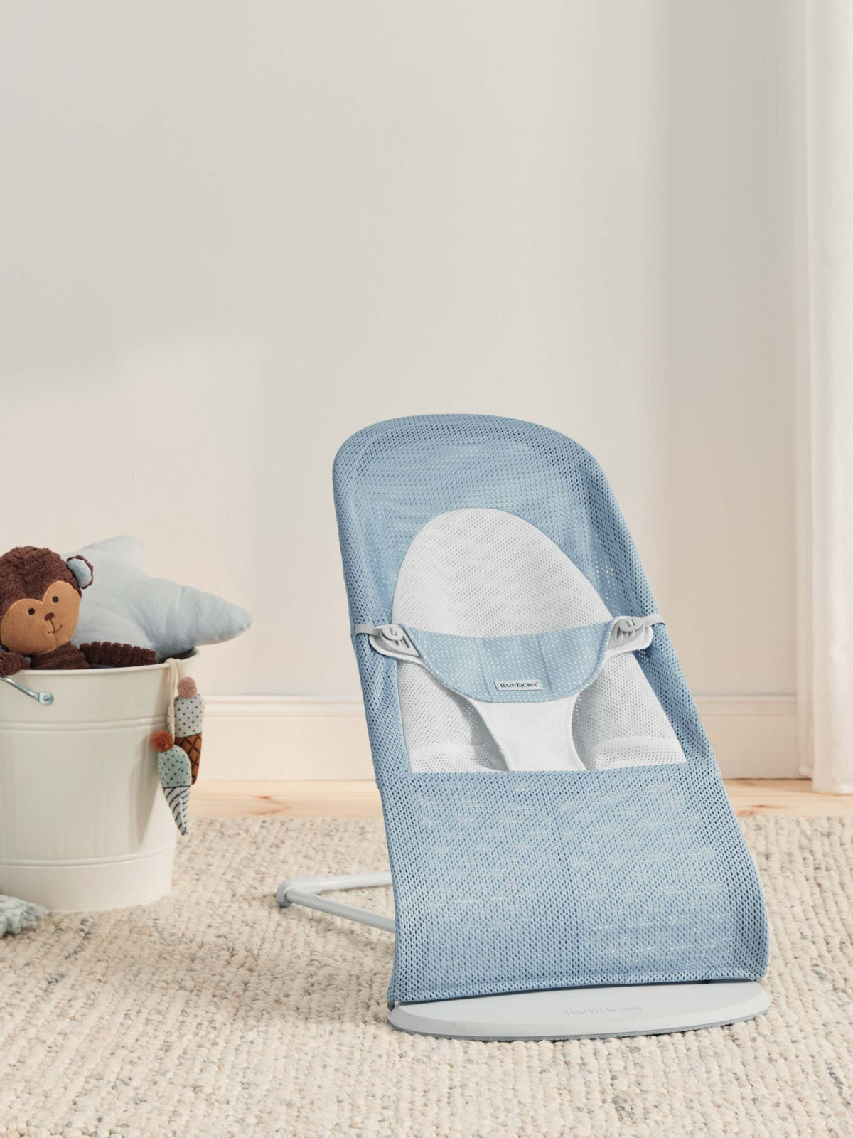 Baby Bjorn - Balansoar Balance Soft, Sky Blue/White, Mesh - gogobaby.ro