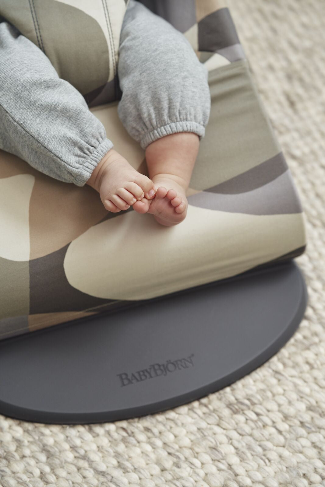 BabyBjorn - Balansoar Bliss print Khaki/Green, Bumbac - gogobaby.ro