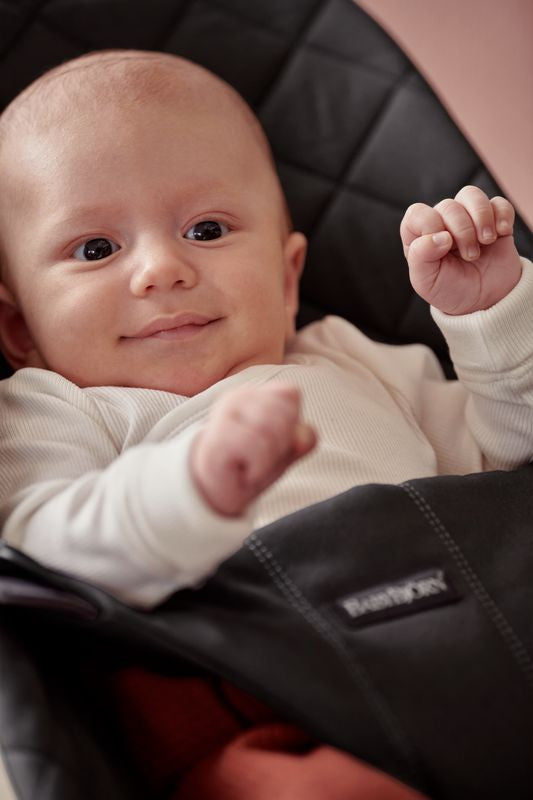 BabyBjorn - Balansoar Bliss Black din tesatura matlasata cu aspect Clasic