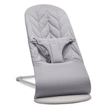 BabyBjorn - Balansoar Bliss Light Grey cu aspect delicat de petala, tesatura matlasata