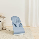 BabyBjorn - Balansoar Bliss Blue cu aspect delicat de petala, tesatura matlasata