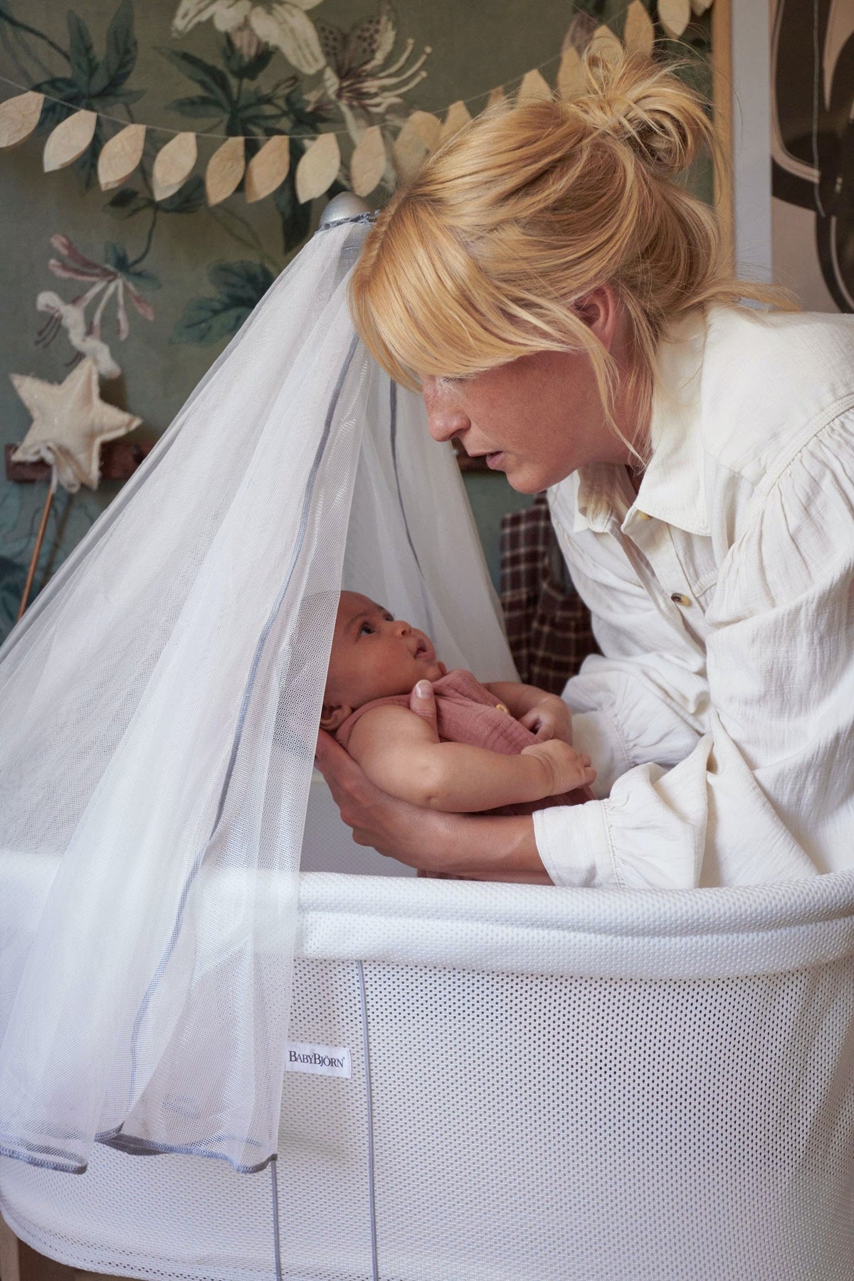 BabyBjorn - Baldachin pentru patut pliabil co-sleeper, Alb - gogobaby.ro