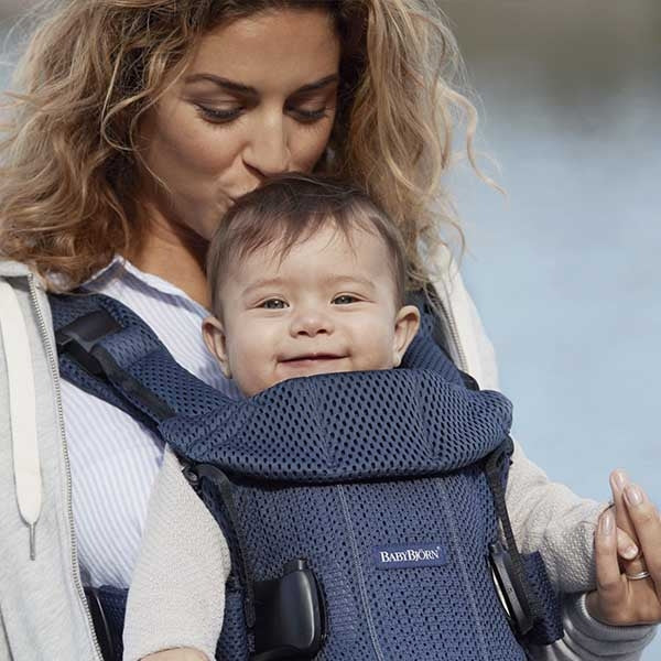 BabyBjorn - Marsupiu anatomic One Air - Navy Blue, 3D Mesh - gogobaby.ro