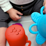 Baby Einstein - Set de pahare senzoriale pentru stivuire si scurgere, 