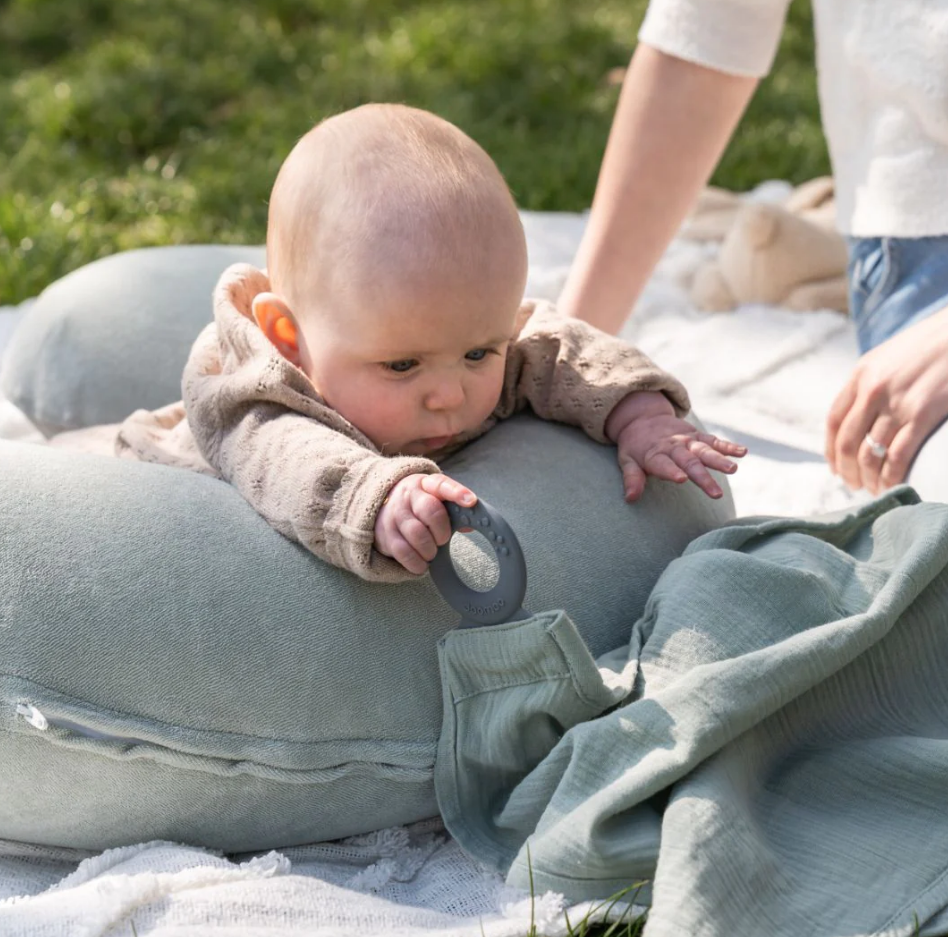 Doomoo - Esarfa pentru alaptat multifunctionala din bumbac organic Mom’n Play Green - gogobaby.ro