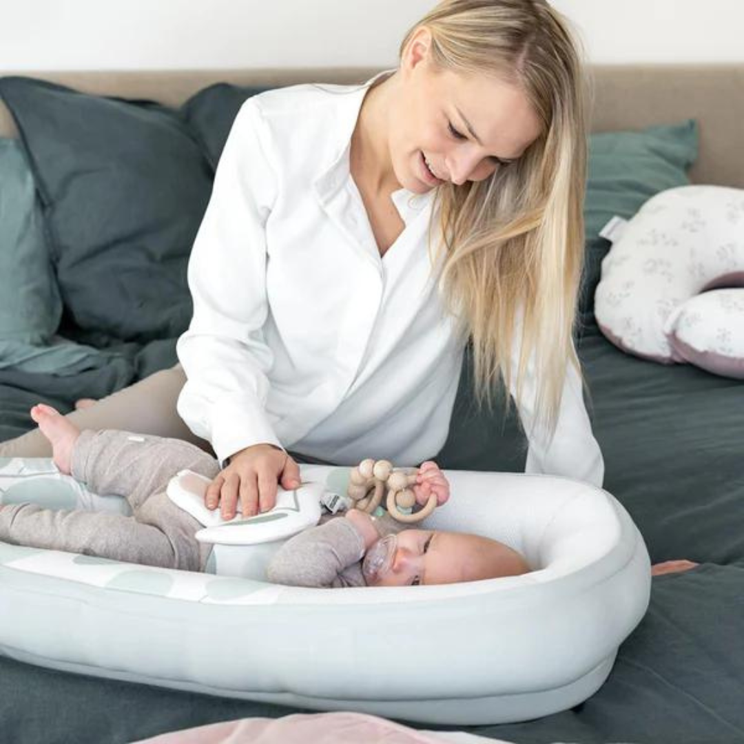 Doomoo - Baby Nest din bumbac organic Cocoon Leaves Aqua Green - gogobaby.ro