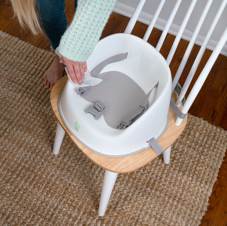 Ity by Ingenuity - Scaun de masa Easy Clean Booster, Oat - gogobaby.ro