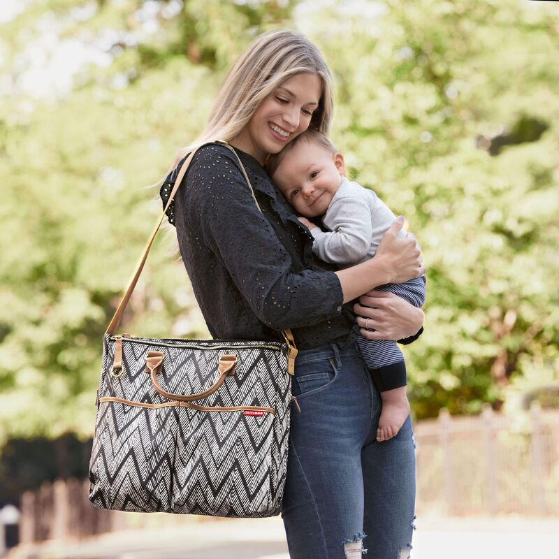 Skip Hop Geanta de scutece Duo Zig Zag Zebra - gogobaby.ro