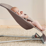 BabyBjorn - Balansoar Bliss Sand Grey din tesatura matlasata cu aspect Clasic