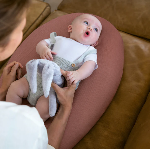 Doomoo - Perna mare 3 in 1 Comfy Big Tetra Brick din bumbac organic: perna gravide, suport pentru hranire, suport pentru bebe - gogobaby.ro