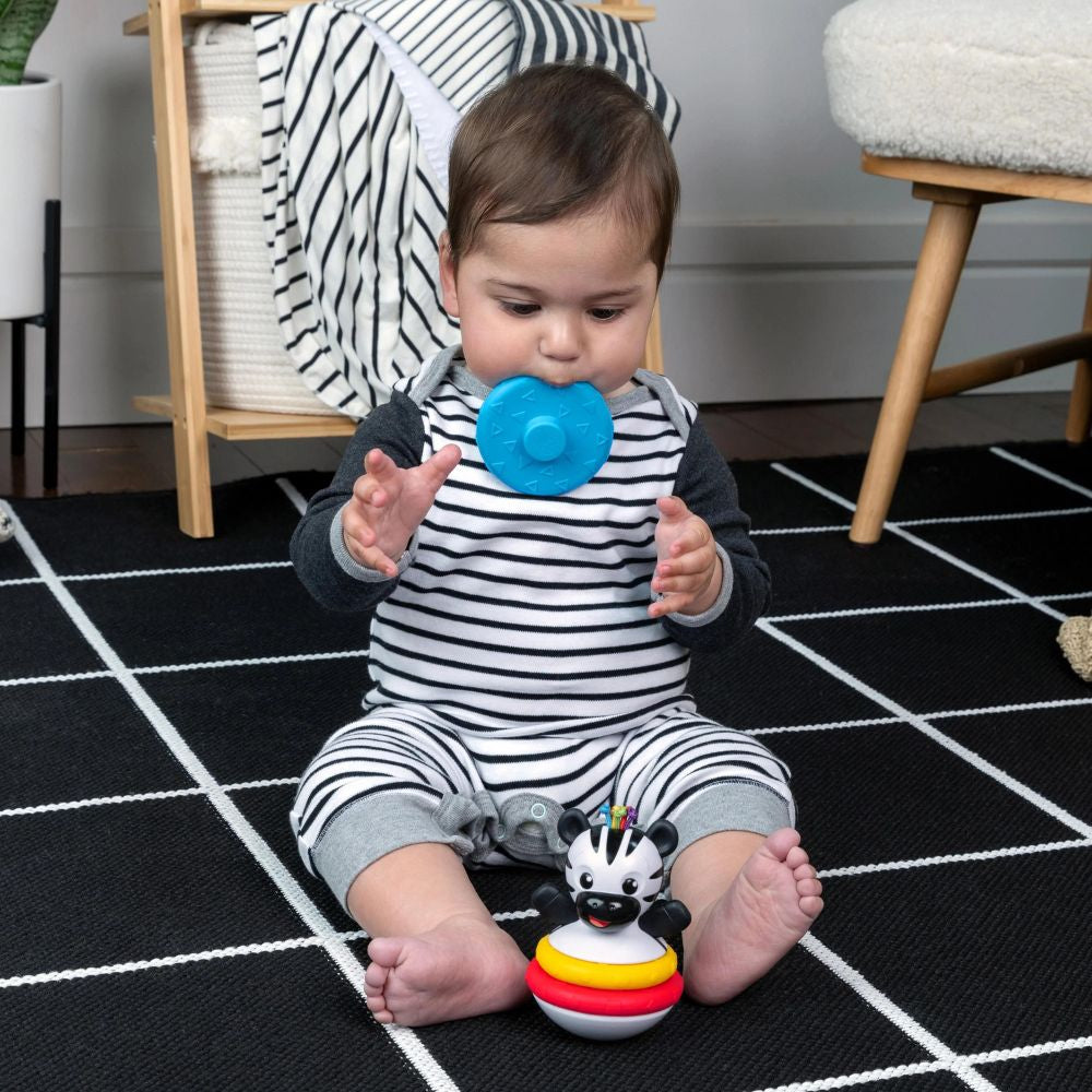 Baby Einstein - Jucarie zornaitoare si dentitie Zen, fara BPA - gogobaby.ro