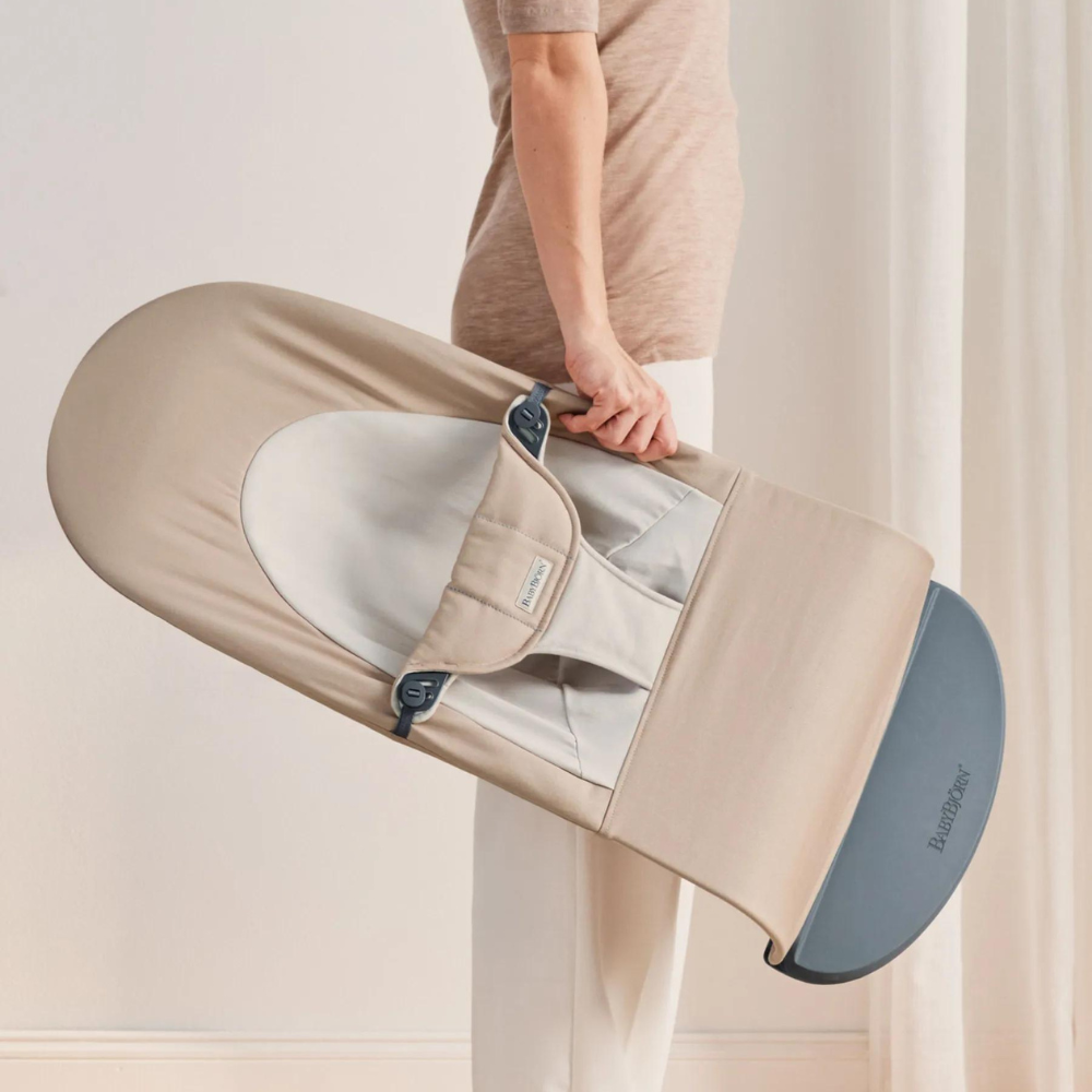 BabyBjorn - Balansoar Balance Soft Khaki cu detalii Beige, Tesatura