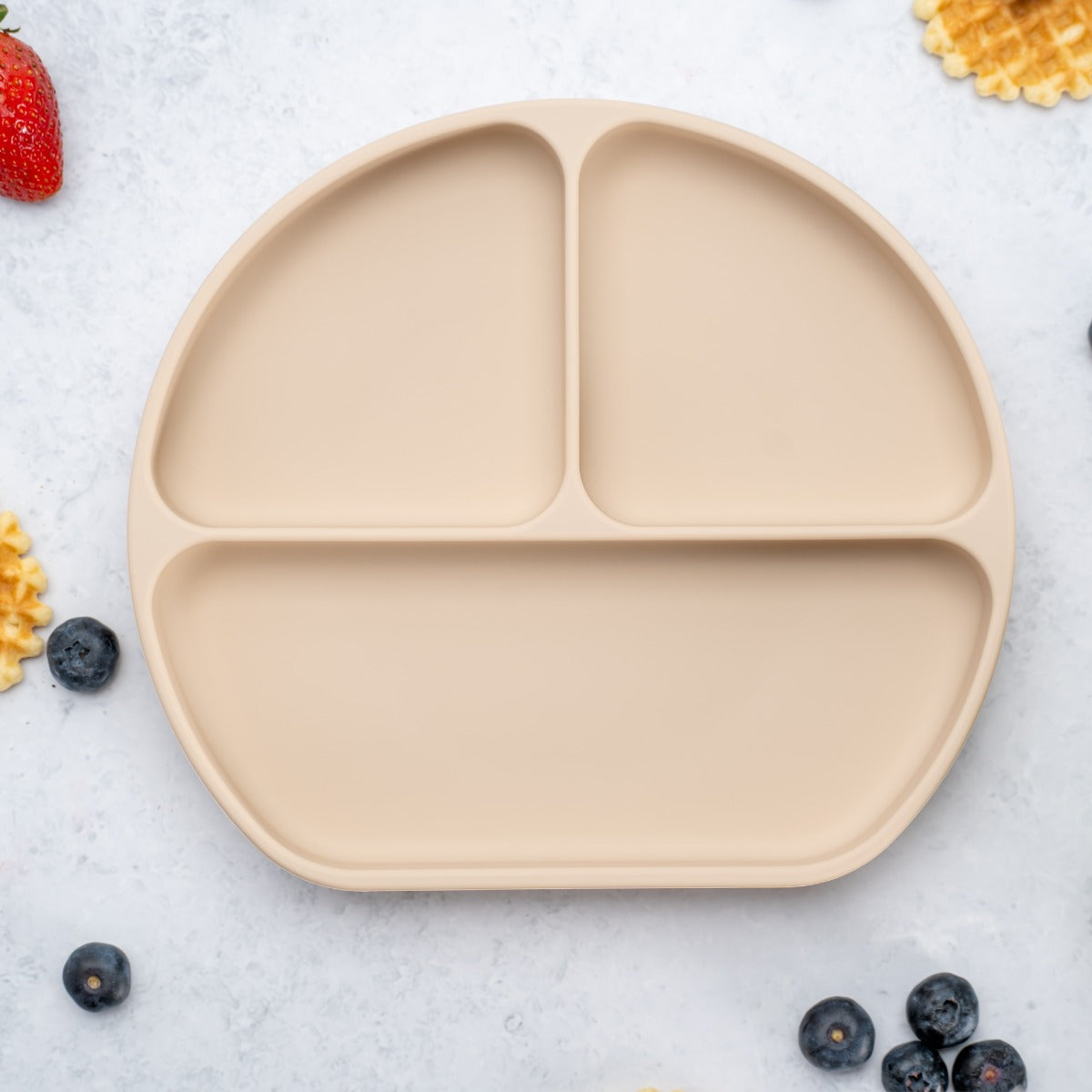 Farfurie compartimentata din silicon cu ventuza si capac, AppeKids - Bubble Beige - gogobaby.ro