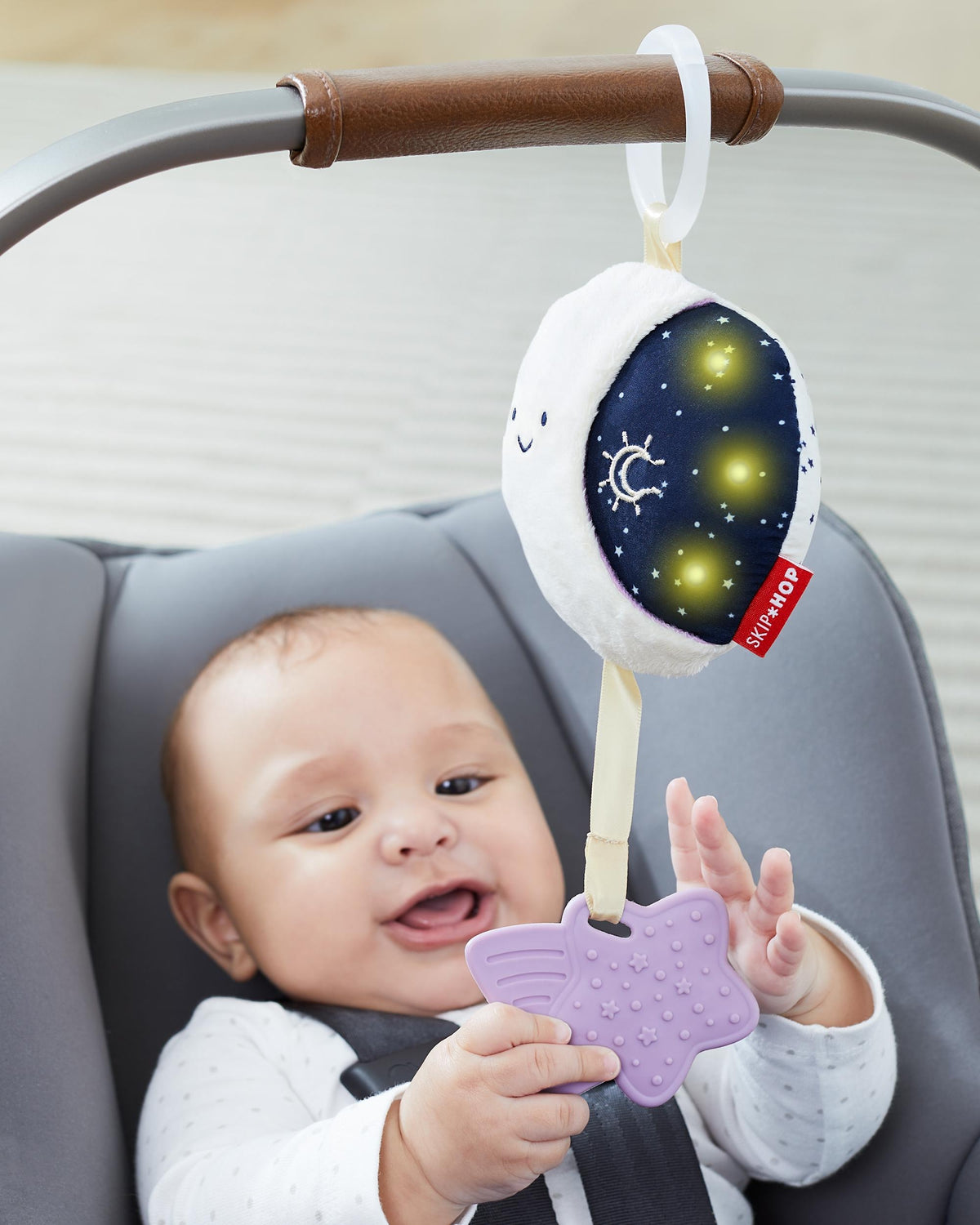 Skip Hop - Jucarie muzicala pentru carucior Luna vesela - gogobaby.ro