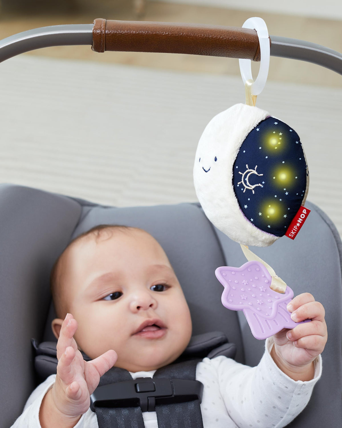 Skip Hop - Jucarie muzicala pentru carucior Luna vesela - gogobaby.ro