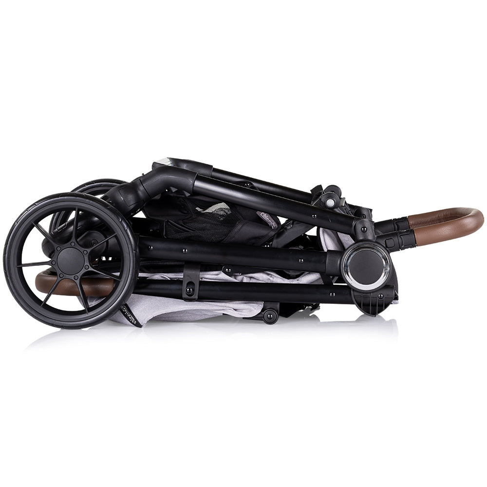 Carucior sport Chipolino Ultera cu husa picioare cloud
