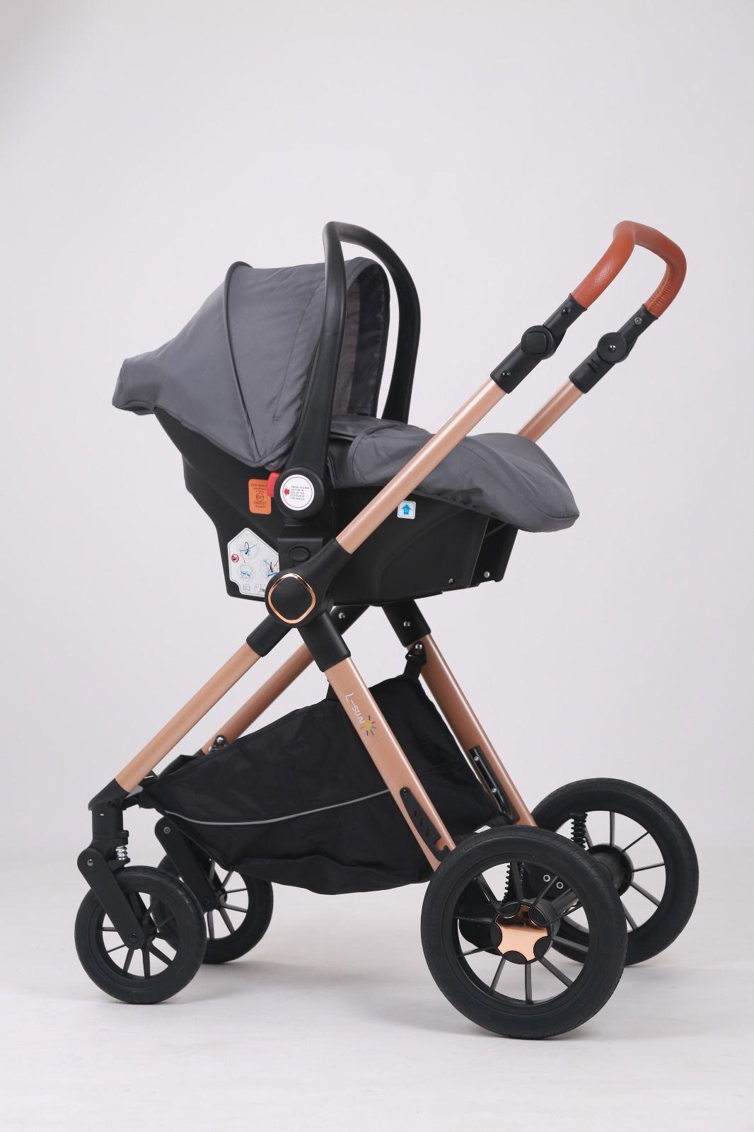 Carucior 3 in 1, L-Sun, Marina, Transformabil, Maner reversibil,  Cadrul aluminiu, Cu landou si salteluta moale, Include saculet de picioare, Geanta pentru parinti, Sustine 22 kg, Gri - gogobaby.ro