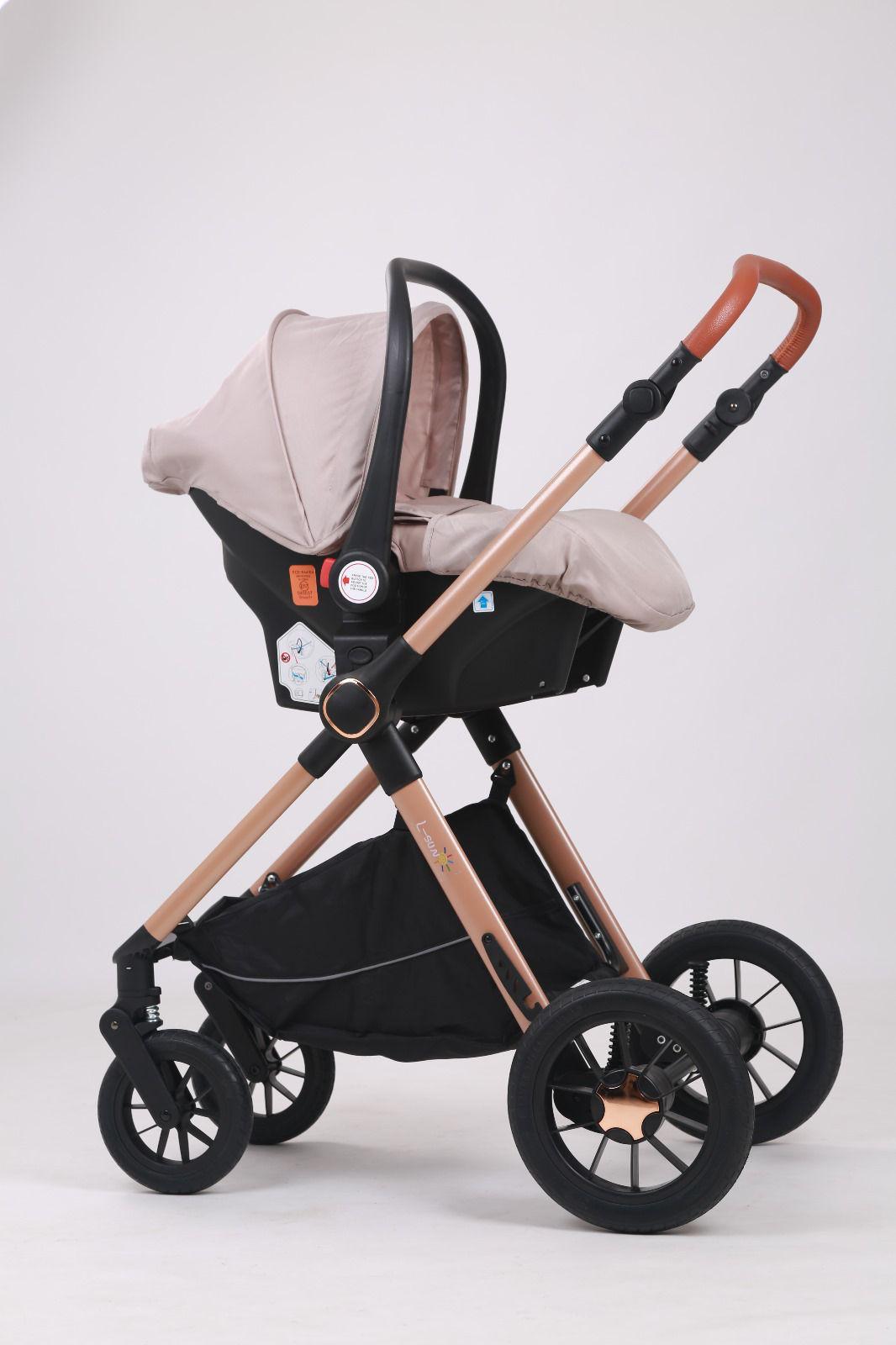 Carucior 3 in 1, L-Sun, Marina, Transformabil, Maner reversibil,  Cadrul aluminiu, Cu landou si salteluta moale, Include saculet de picioare, Geanta pentru parinti, Sustine 22 kg, Bej - gogobaby.ro