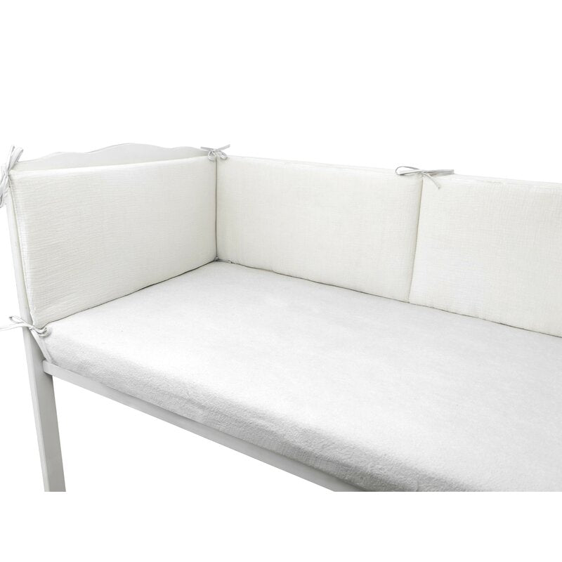 Aparatoare pentru patut, Qmini, Din muselina dubla, 180x30 cm, Din material certificat Oeko Tex Standard 100, Cu panglici, Cream